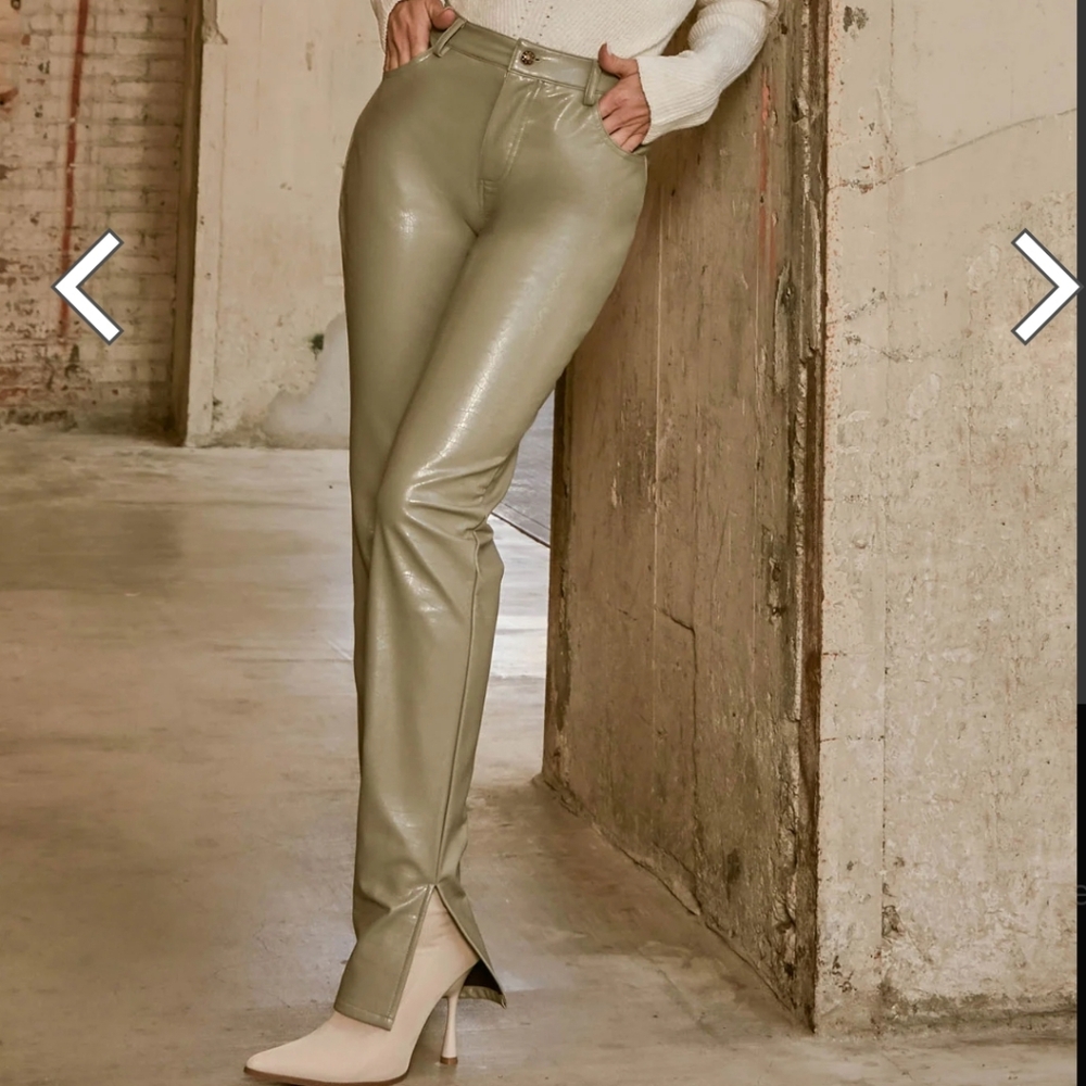 Fashion Nova Croc Lock SM